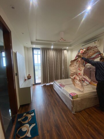 Master Bedroom in 4 BHK Builder Floor at Sainik Plaza, Sector 49 – for Rent