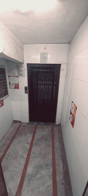 Lift in 1 BHK Apartment at Thane West – for Sale