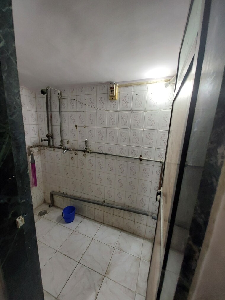 Bathroom, kisan nagar 1 1 Bedroom 600 Sq.Ft. Apartment In Kisan Nagar 1 Thane 8475031