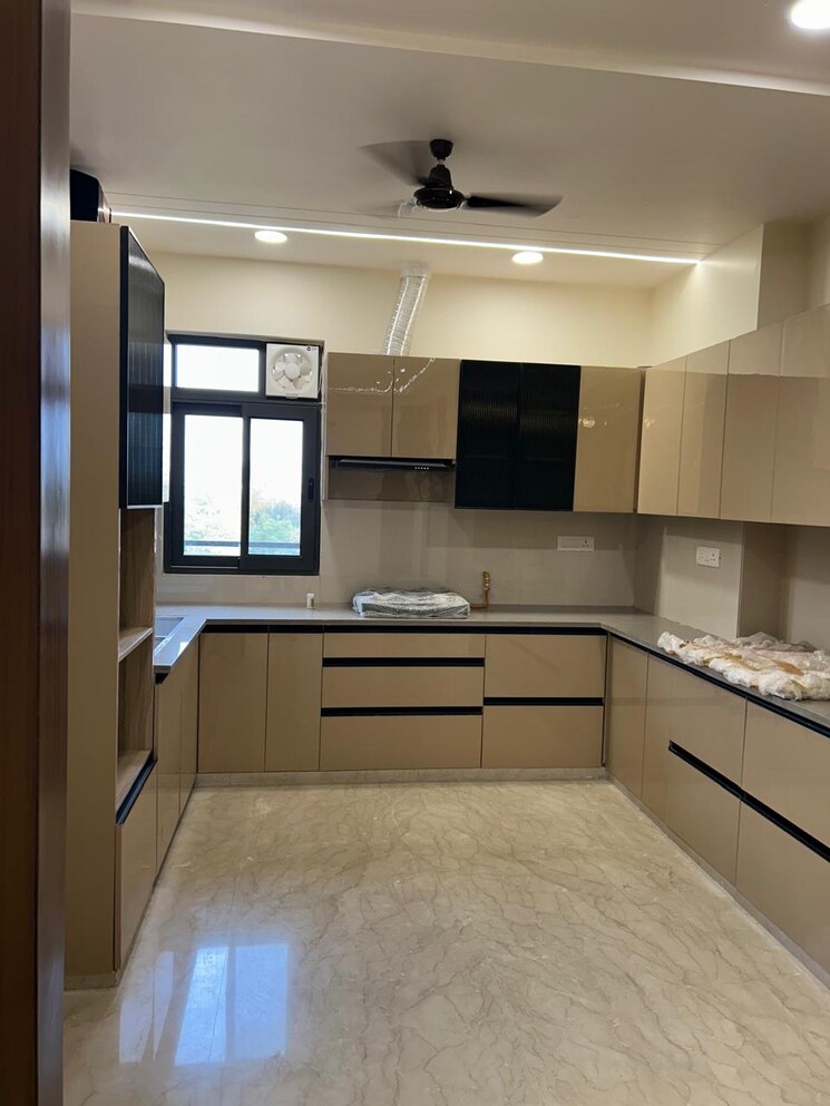 Kitchen, paschim vihar 3 Bedroom 1800 Sq.Ft. Builder Floor In Paschim Vihar Delhi 8475030