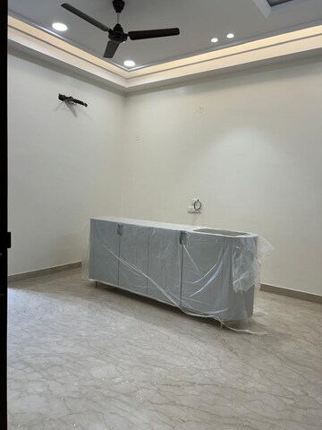 Master Bedroom in 3 BHK Builder Floor at Paschim Vihar – for Rent