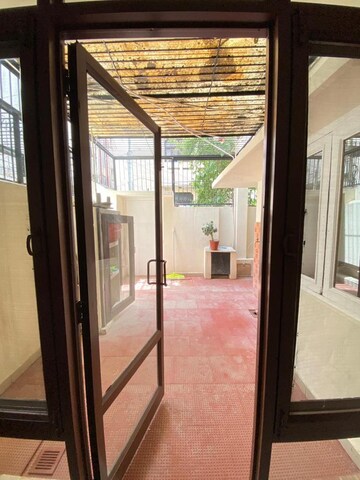 Furnished Amenities in 3 BHK Builder Floor at East Of Kailash – for Rent