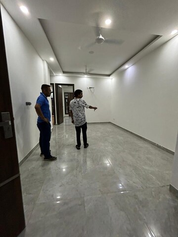 Master Bedroom in 1 BHK Builder Floor at Neb Sarai – for Rent