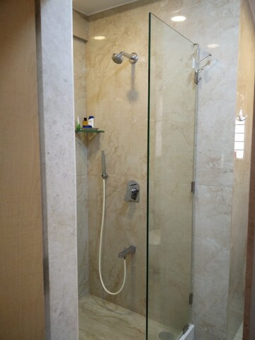 Bathroom in 4 BHK Apartment at Anita Apartments Malabar, Malabar Hill – for Rent