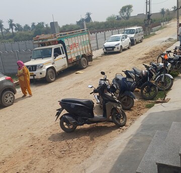  Plot For Sale in Bhopani Village