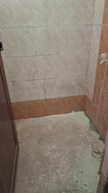 Master Bedroom in 1.5 BHK Apartment at Sector 10 Greater Noida – for Sale