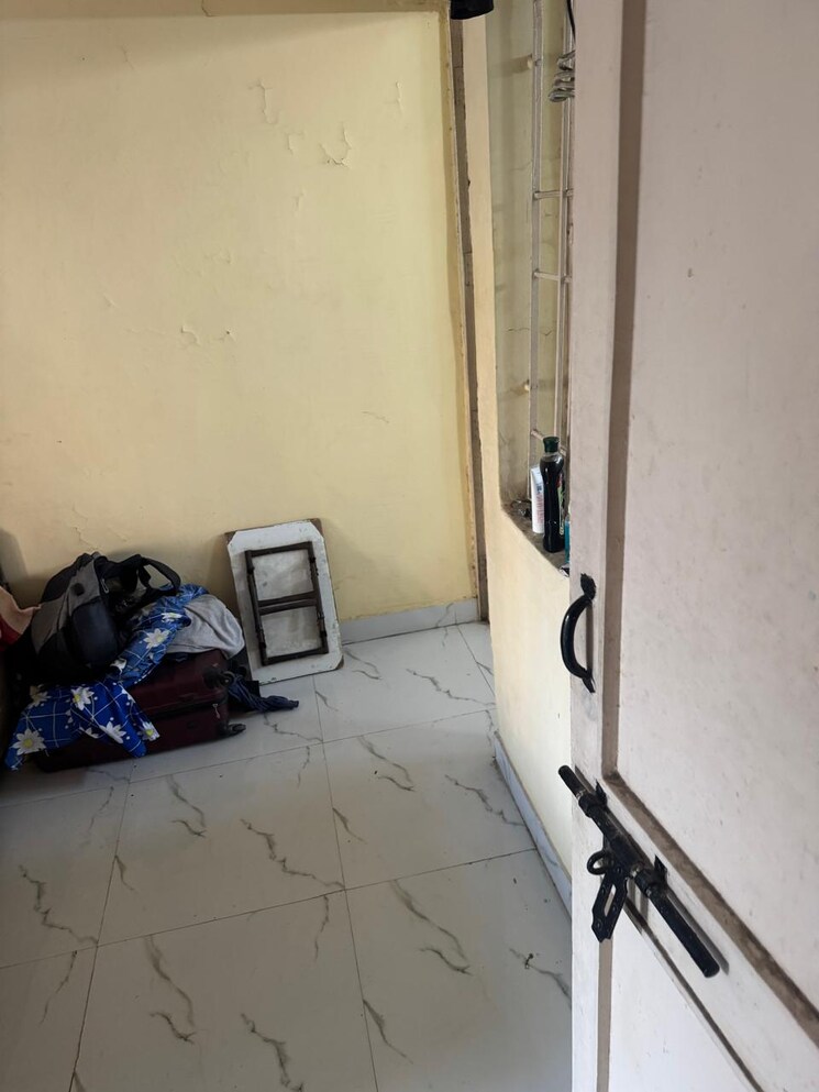 undefined, sector 25 3 Bedroom 1050 Sq.Ft. Apartment In Sector 25 Noida 8475112