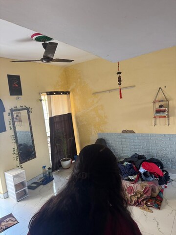 Room in 3 BHK Apartment at Sector 25 – for Sale