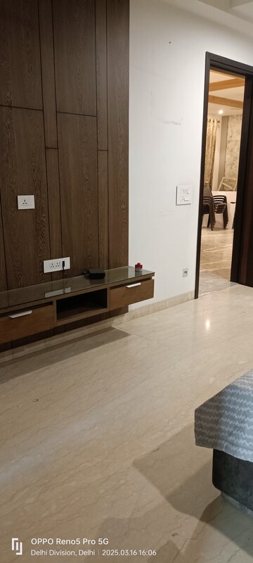 Furnished Amenities in 4 BHK Builder Floor at Janakpuri – for Sale