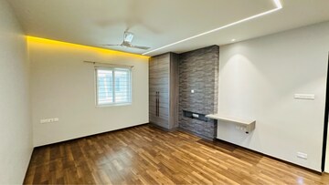 Room in 3 BHK Apartment at Rajapushpa Eterna, Nanakramguda – for Rent