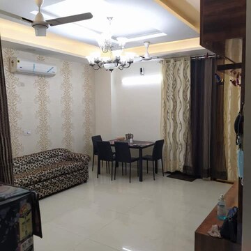 Master Bedroom in 3 BHK Apartment at DLF Star Mall, Sector 30 – for Rent