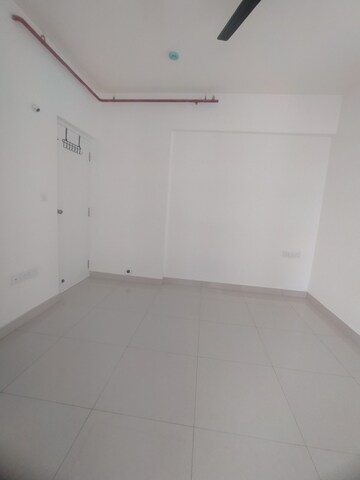 Room in 2.5 BHK Apartment at Kolte Patil iTowers Exente, Electronic City Phase I – for Sale