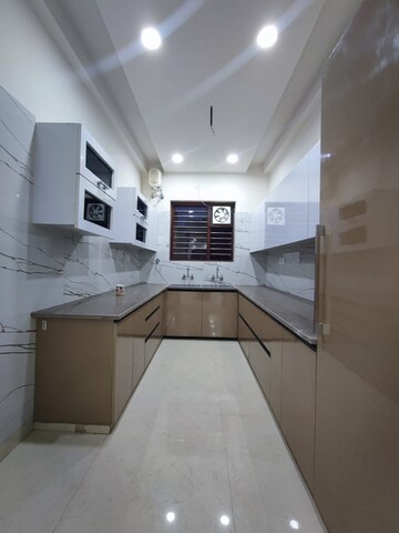 Kitchen in 3 BHK Builder Floor at VP Floors, Sainik Colony – for Rent