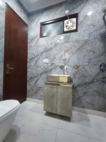 Attached Bathroom in 3 BHK Builder Floor at VP Floors, Sainik Colony – for Rent