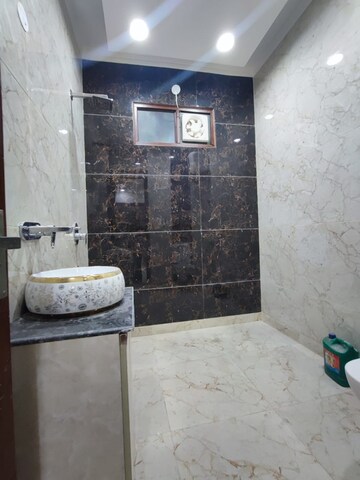 Bathroom in 3 BHK Builder Floor at VP Floors, Sainik Colony – for Rent