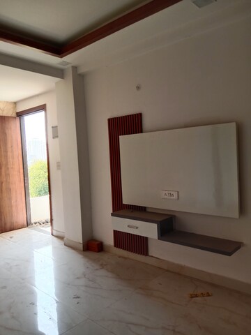 Master Bedroom in 3 BHK Builder Floor at Vihaan Homes, Sector 1 Greater Noida – for Rent