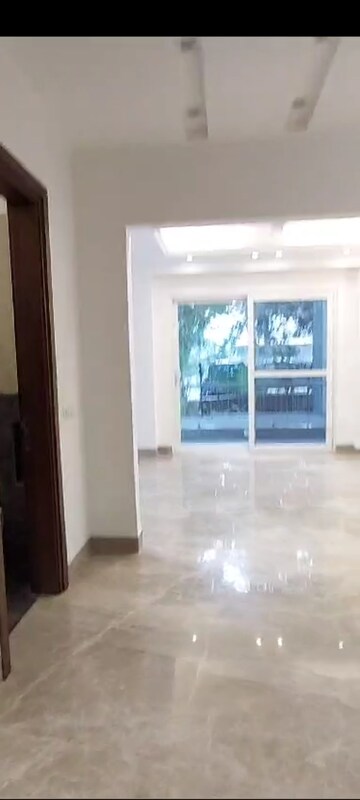 Master Bedroom in 4 BHK Builder Floor at Green Park – for Rent