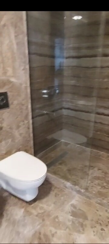 Bathroom in 4 BHK Builder Floor at Green Park – for Rent
