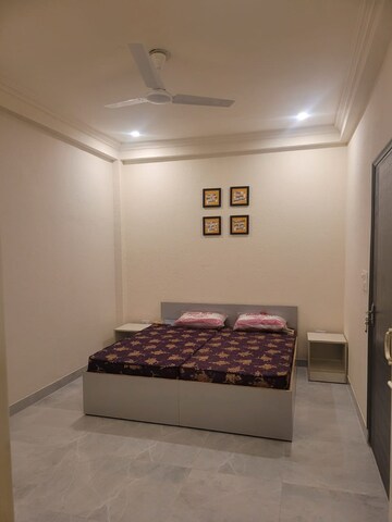 Bedroom in 1 BHK Apartment at Sector 55 – for Rent