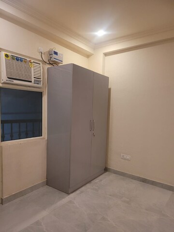 Room in 1 BHK Apartment at Sector 55 – for Rent