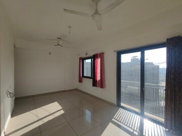 Room in 2 BHK Apartment at JP Iscon Flower, Bopal – for Sale