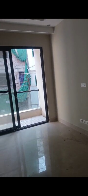 Furnished Amenities in 3 BHK Builder Floor at Safdarjang Enclave – for Rent