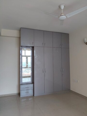Bedroom in 3.5 BHK Apartment at Omaxe Waterscapes, Gomti Nagar – for Rent