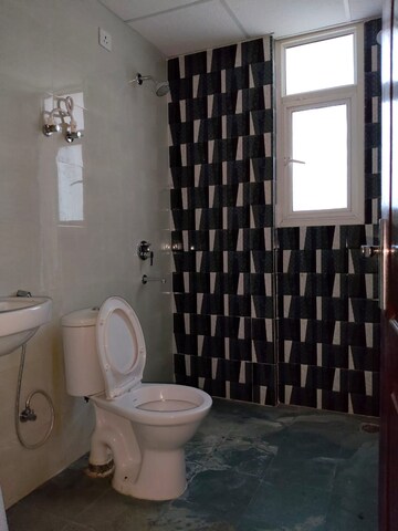 Bathroom in 3.5 BHK Apartment at Omaxe Waterscapes, Gomti Nagar – for Rent