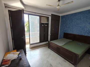 Master Bedroom in 2 BHK Builder Floor at Malviya Nagar – for Rent