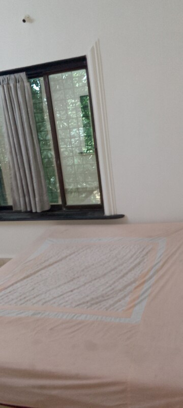 Master Bedroom in 2 BHK Apartment at Kanyakumari CHS Andheri, Andheri East – for Rent