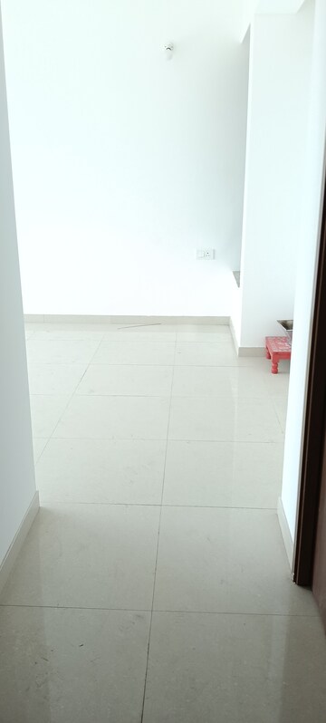 Master Bedroom in 2 BHK Apartment at Kalpataru Immensa, Kolshet Road – for Rent