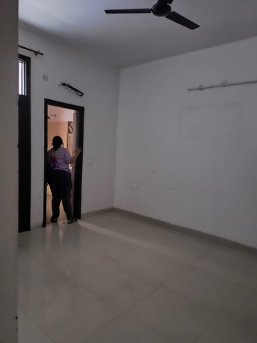 Master Bedroom in 2 BHK Independent House at Ansal Plaza Sector-23, Sector 23 – for Rent