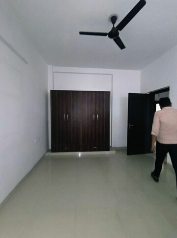 Master Bedroom in 2 BHK Independent House at Ansal Plaza Sector-23, Sector 23 – for Rent
