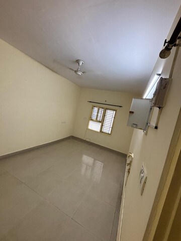 Master Bedroom in 3 BHK Apartment at Greenwood Apartment, Gomti Nagar – for Rent