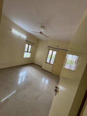 Master Bedroom in 3 BHK Apartment at Greenwood Apartment, Gomti Nagar – for Rent