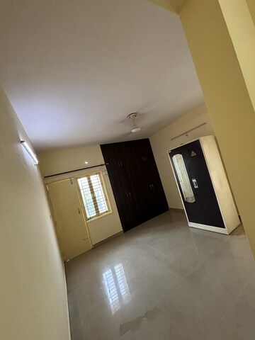 Master Bedroom in 3 BHK Apartment at Greenwood Apartment, Gomti Nagar – for Rent