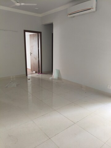 Room in 3 BHK Apartment at Central Park Flower Valley Aqua Front Towers, Sohna Sector 33 – for Rent