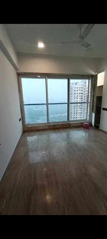 Room in 2 BHK Apartment at Ajmera Zeon, Wadala East – for Rent