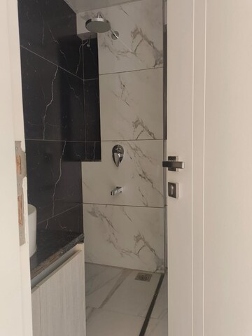 Bathroom in 2.5 BHK Builder Floor at Central Park 3 Flower Valley, Sohna Sector 33 – for Rent