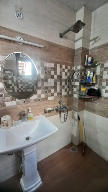 Building Lobby in 2 BHK Builder Floor at Housing Board Colony Sector 51, Sector 51 – for Rent