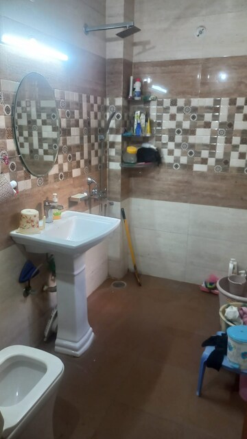 Bathroom in 2 BHK Builder Floor at Housing Board Colony Sector 51, Sector 51 – for Rent