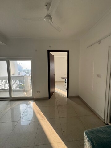 Master Bedroom in 3 BHK Apartment at Gomti Nagar – for Rent