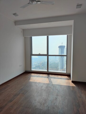 Room in 4 BHK Apartment at Bombay Realty Island City Center, Dadar East – for Sale