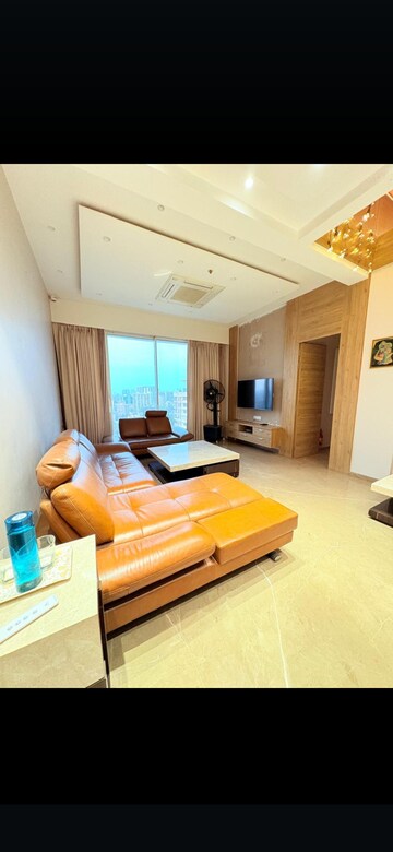 Master Bedroom in 5 BHK Apartment at Imperial Heights Goregaon West, Goregaon West – for Rent