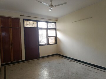 Master Bedroom in 3 BHK Builder Floor at Uppal Southend, Sector 49 – for Sale