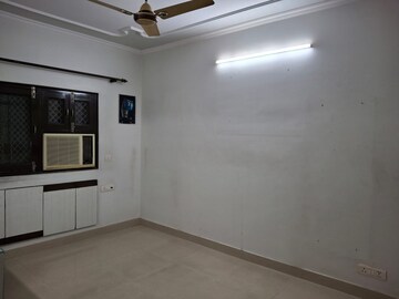 Bedroom in 2 BHK Apartment at Paschim Vihar – for Rent