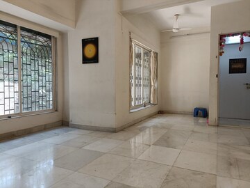 2 BHK Apartment For Rent in Khar West