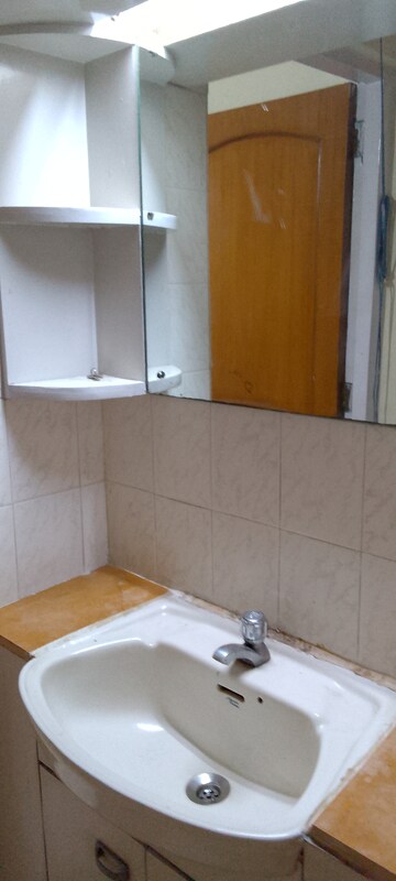 Bathroom in 1.5 BHK Apartment at Chaitanya Raj Bhavan, Andheri East – for Rent
