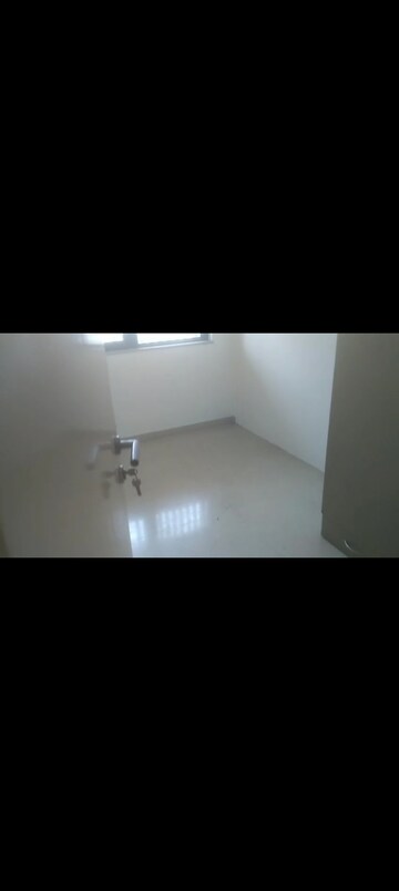 Master Bedroom in 2.5 BHK Apartment at Kalpataru Estate Mumbai, Jogeshwari East – for Rent