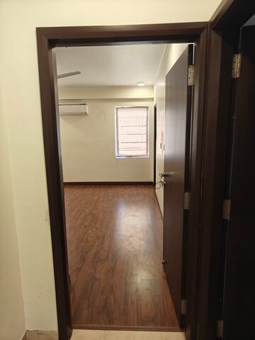 Master Bedroom in 3 BHK Apartment at Jln Marg – for Rent
